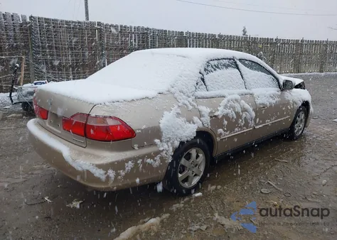 2000 Honda Accord 2.3 Se from USA, damaged, VIN 1HGCG6698YA115129